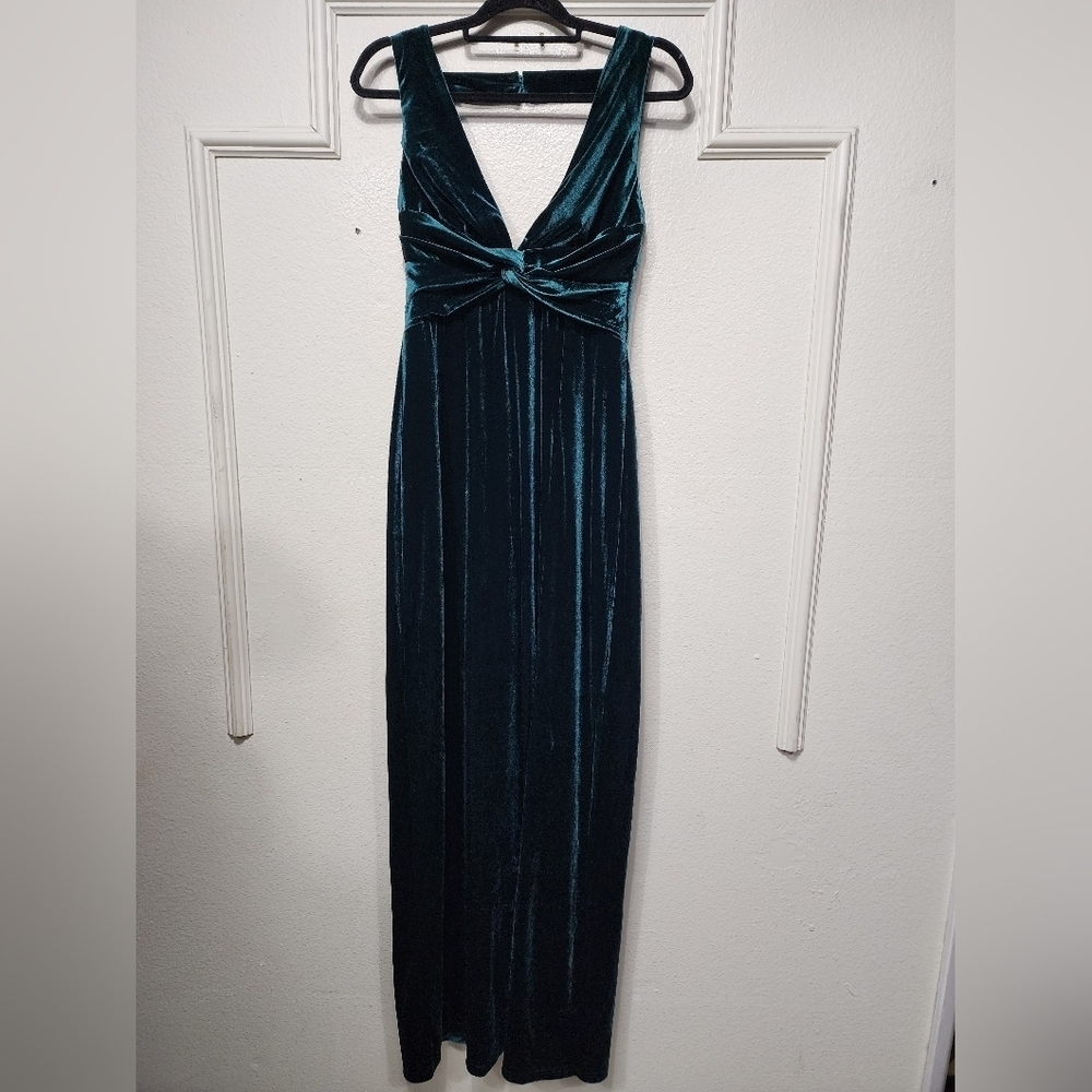Emerald Green Velvet Evening Gown with Open Back - Picture 7 of 11